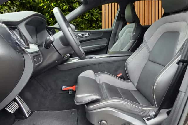 Volvo XC60 (2022) thumbnail 5