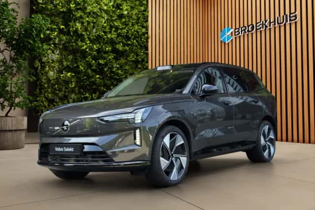 Volvo EX90 (2025) thumbnail 1