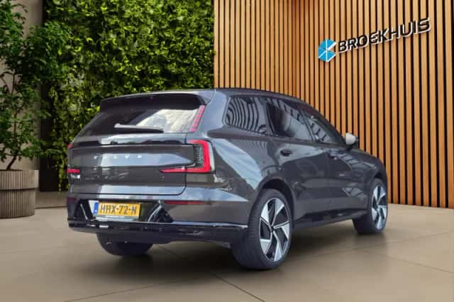 Volvo EX90 (2025) thumbnail 2