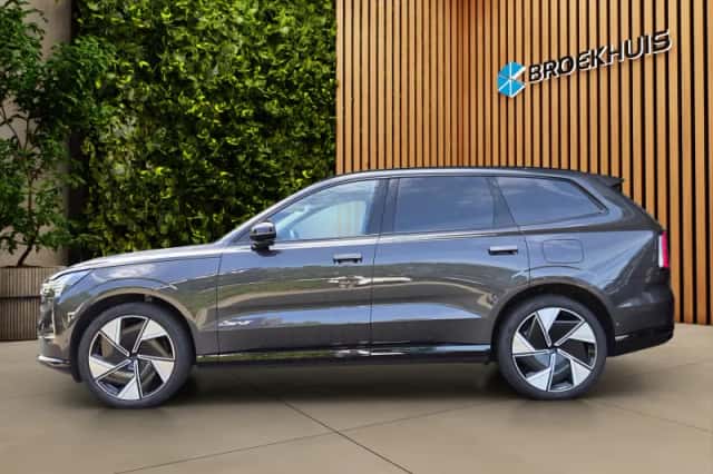 Volvo EX90 (2025) thumbnail 4