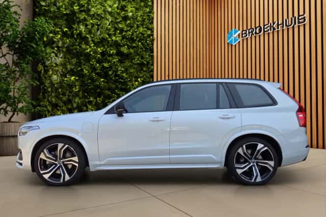 Volvo XC90 (2023) thumbnail 5