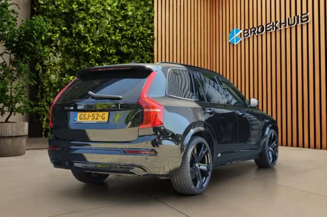 Volvo XC90 (2024) thumbnail 2
