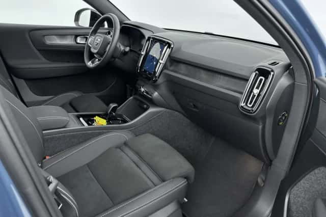 Volvo C40 (2023) thumbnail 3