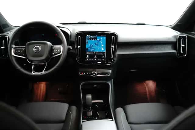 Volvo XC40 (2023) thumbnail 4