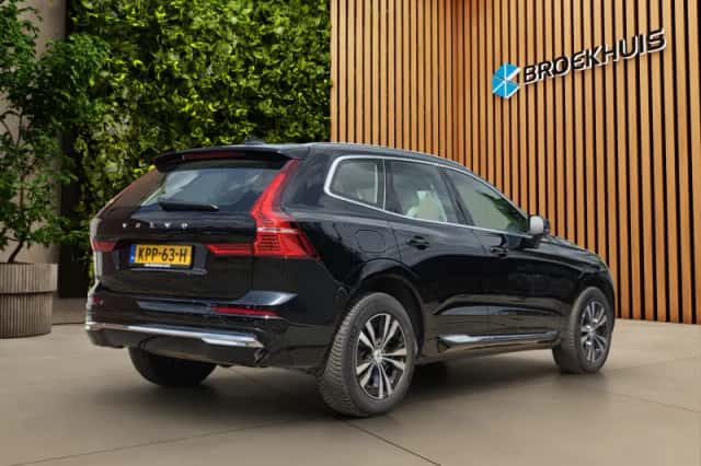 Volvo XC60 (2023) thumbnail 2