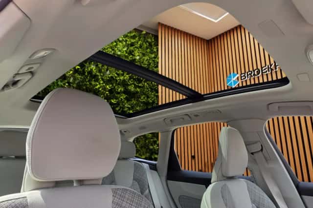 Volvo XC60 (2023) thumbnail 6