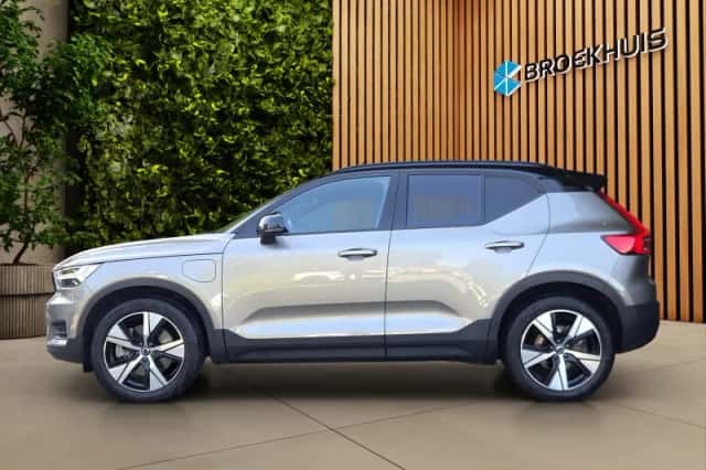 Volvo XC40 (2022) thumbnail 5