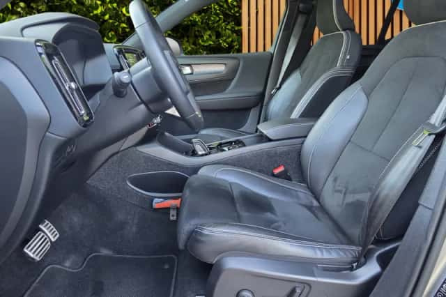 Volvo XC40 (2022) thumbnail 6
