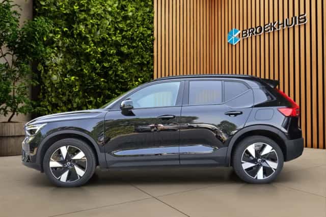 Volvo EX40 (2024) thumbnail 5