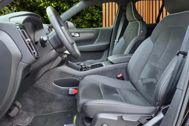 Volvo EX40 (2024) thumbnail 6