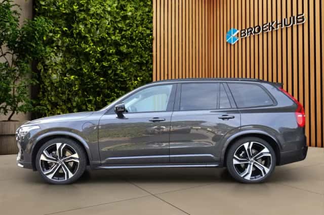 Volvo XC90 (2023) thumbnail 5