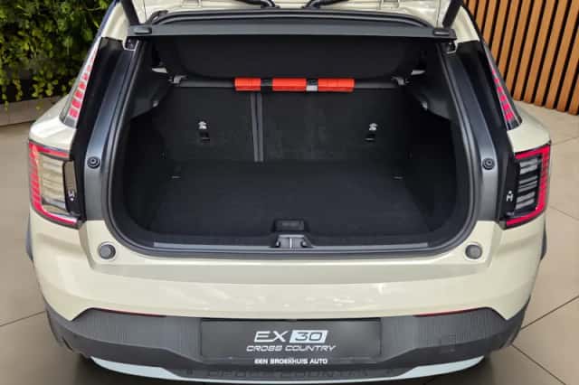 Volvo EX30 (2026) thumbnail 6