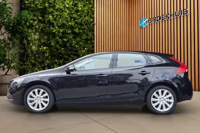 Volvo V40 (2015) thumbnail 4