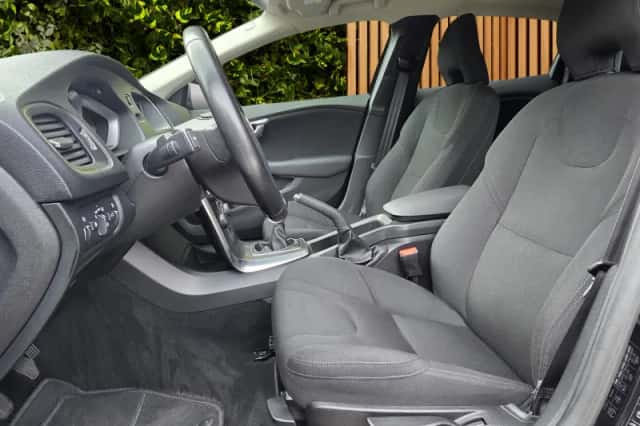 Volvo V40 (2015) thumbnail 5