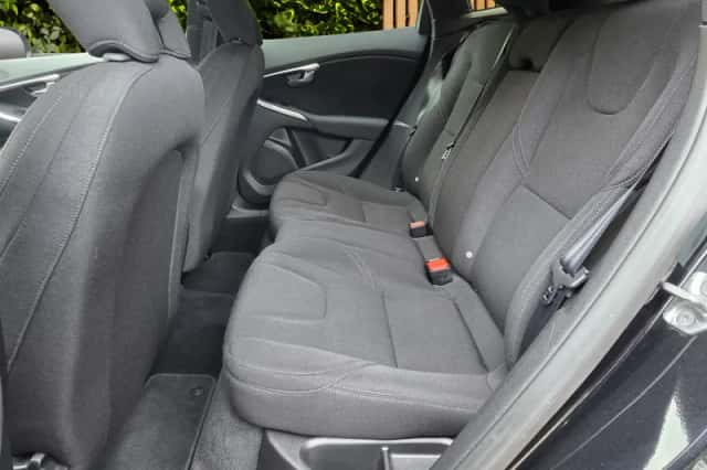 Volvo V40 (2015) thumbnail 6