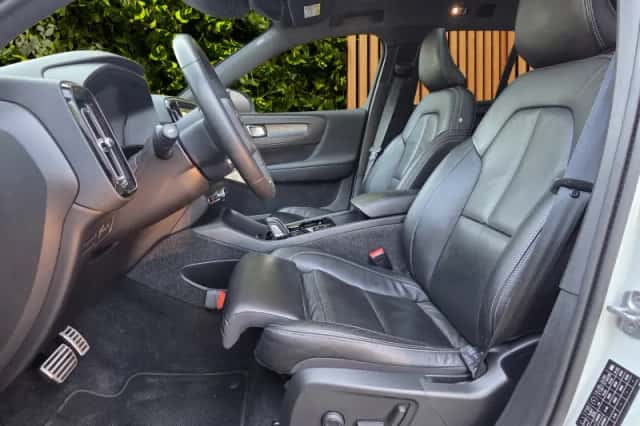 Volvo XC40 (2022) thumbnail 5