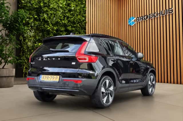 Volvo XC40 (2024) thumbnail 2