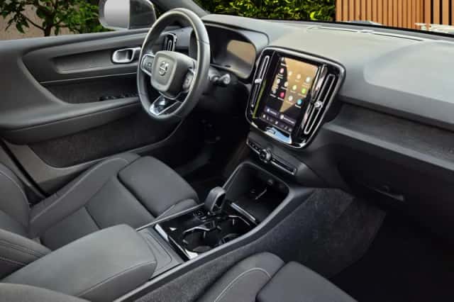 Volvo XC40 (2024) thumbnail 3