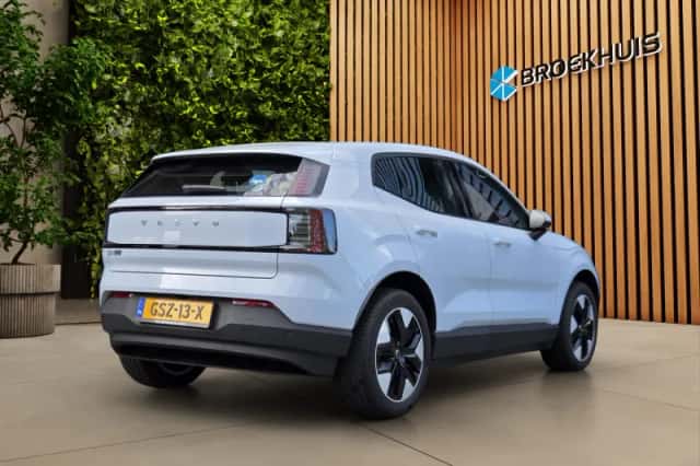 Volvo EX30 (2024) thumbnail 2