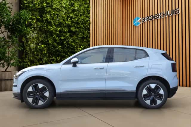 Volvo EX30 (2024) thumbnail 5