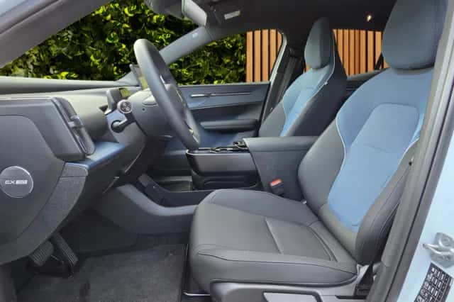 Volvo EX30 (2024) thumbnail 6