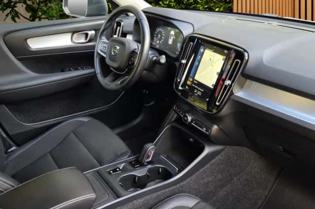 Volvo XC40 (2018) thumbnail 3