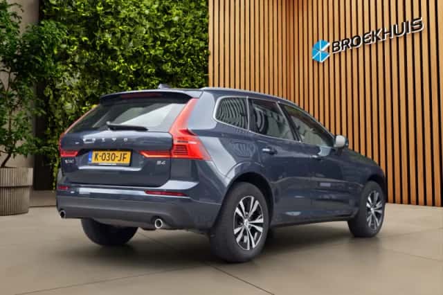 Volvo XC60 (2021) thumbnail 2