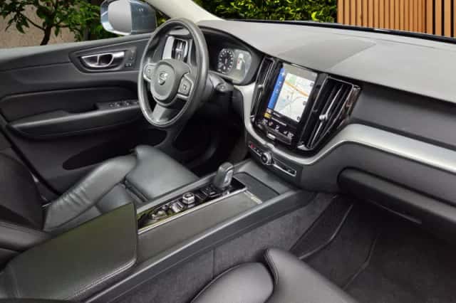 Volvo XC60 (2021) thumbnail 3