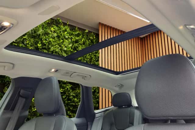 Volvo XC60 (2021) thumbnail 6