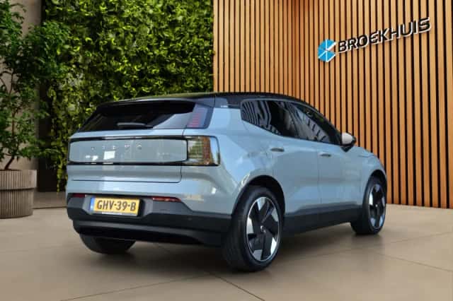 Volvo EX30 (2024) thumbnail 2