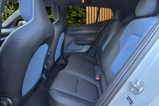 Volvo EX30 (2024) thumbnail 6