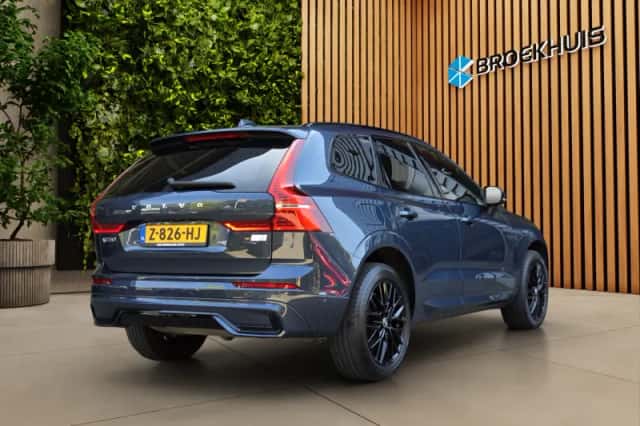Volvo XC60 (2022) thumbnail 2
