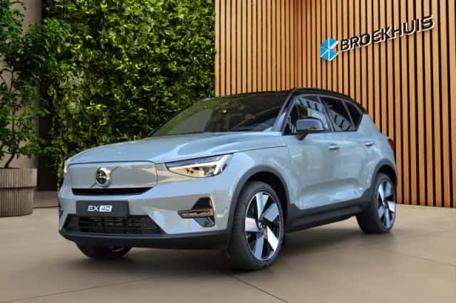 Volvo EX40 (2026) thumbnail 1