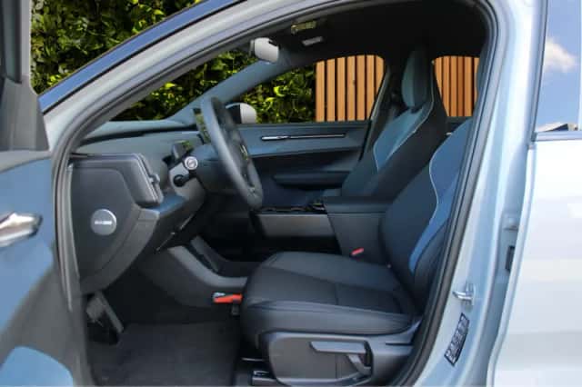 Volvo EX30 (2024) thumbnail 5