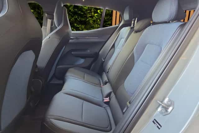 Volvo EX30 (2024) thumbnail 6