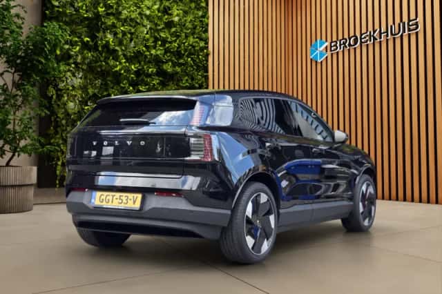 Volvo EX30 (2024) thumbnail 2