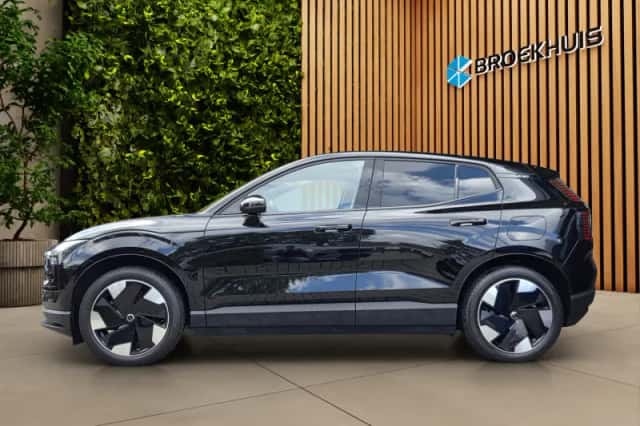 Volvo EX30 (2024) thumbnail 4