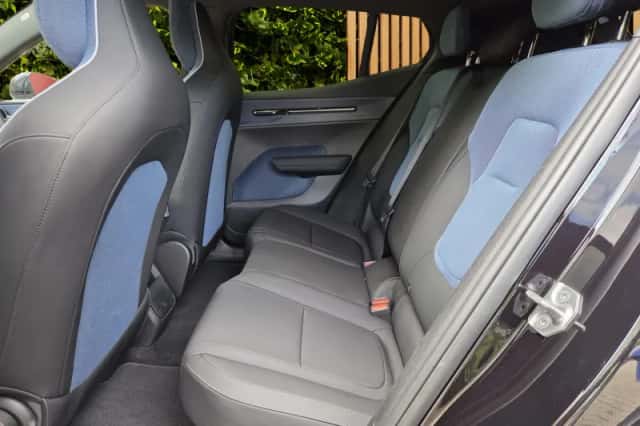 Volvo EX30 (2024) thumbnail 6