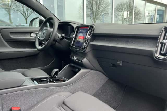Volvo C40 (2024) thumbnail 6