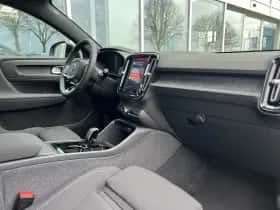 Volvo C40 (2024) thumbnail 6