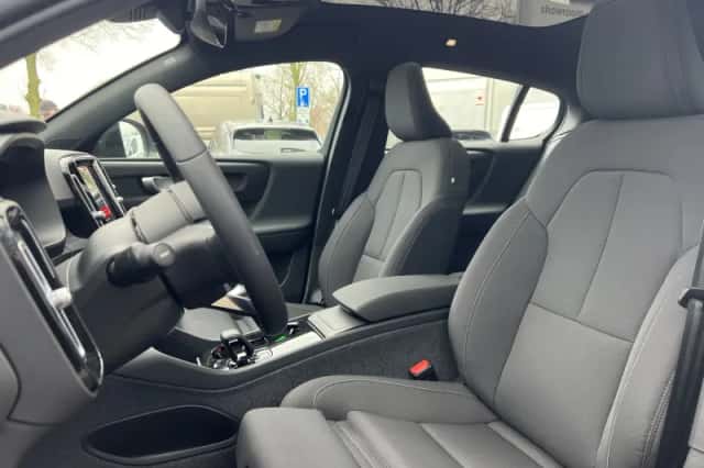 Volvo C40 (2024) thumbnail 7