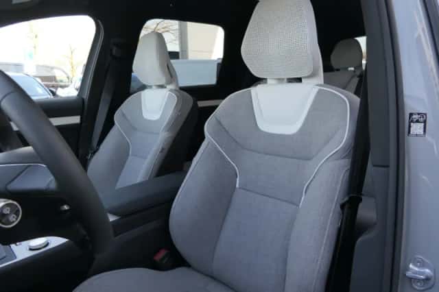 Volvo EX90 (2024) thumbnail 12