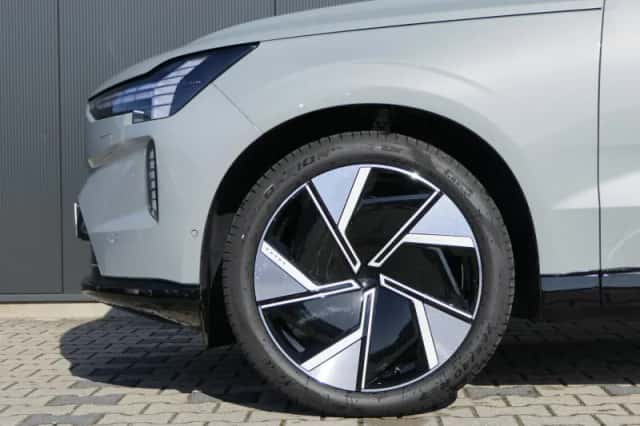 Volvo EX90 (2024) thumbnail 20