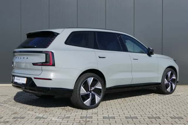 Volvo EX90 (2024) thumbnail 3