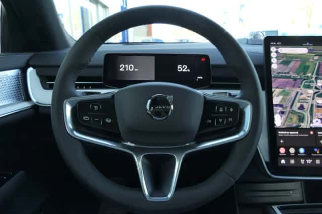 Volvo EX90 (2024) thumbnail 30