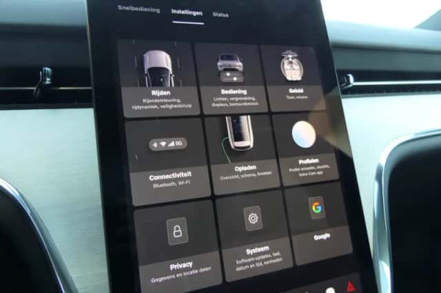 Volvo EX90 (2024) thumbnail 36