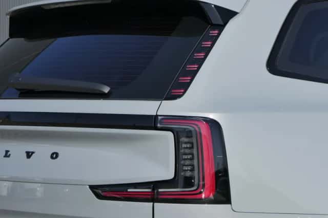 Volvo EX90 (2024) thumbnail 39