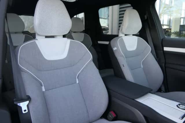 Volvo EX90 (2024) thumbnail 5