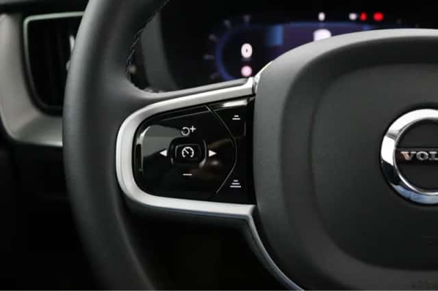 Volvo XC60 (2025) thumbnail 30