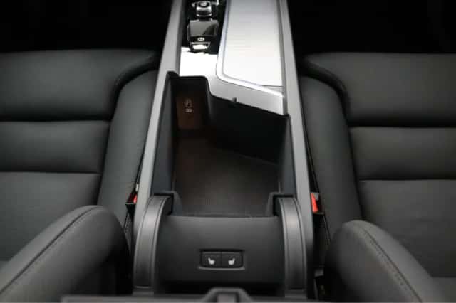 Volvo XC60 (2025) thumbnail 34
